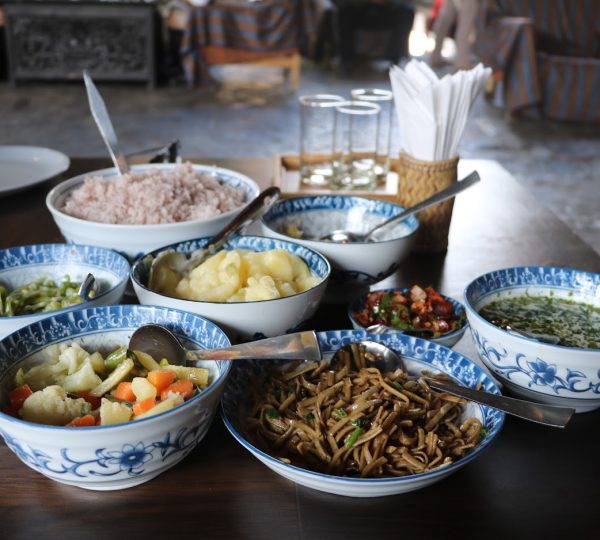 Food and Drinks on the Annapurna circuit trekking